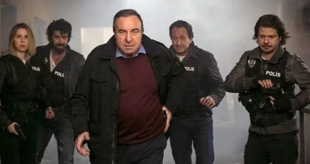 Arka Sokaklar Rıza Baba öldü mü, kim öldürdü? Arka Sokaklar Rıza Baba diziden ayrıldı mı? Oyuncu Zafer Ergin...