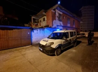 besiktasta-kontrol-noktasindan-kacmaya-calisan-araba-polis-otolarina-carpti-3-polis-yaralandi-1647324773089.jpg Beşiktaş'ta kontrol noktasından kaçmaya çalışan araba polis otolarına çarptı: 3 polis yaralandı - 5