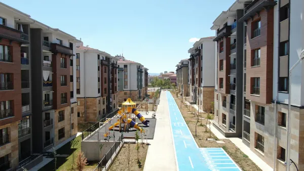 Çevre, Şehircilik ve İklim Değişikliği Bakanı Murat Kurum açıkladı: Bu yıl sonuna kadar, 60 bin konutumuzu tamamlayacağız