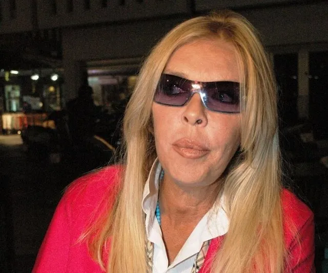 yesilcam-yildizi-ahu-tugbanin-hastaligi-belli-oldu-kizi-dua-istemisti-son-saglik-durumu-1718891638168.jpg Yeşilçam yıldızı Ahu Tuğba'nın hastalığı belli oldu! Kızı dua istemişti! Son sağlık durumu... - 1