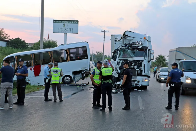 Antalya'da Rus turistleri taşıyan midibüse TIR çarptı: Çok sayıda yaralı 8
