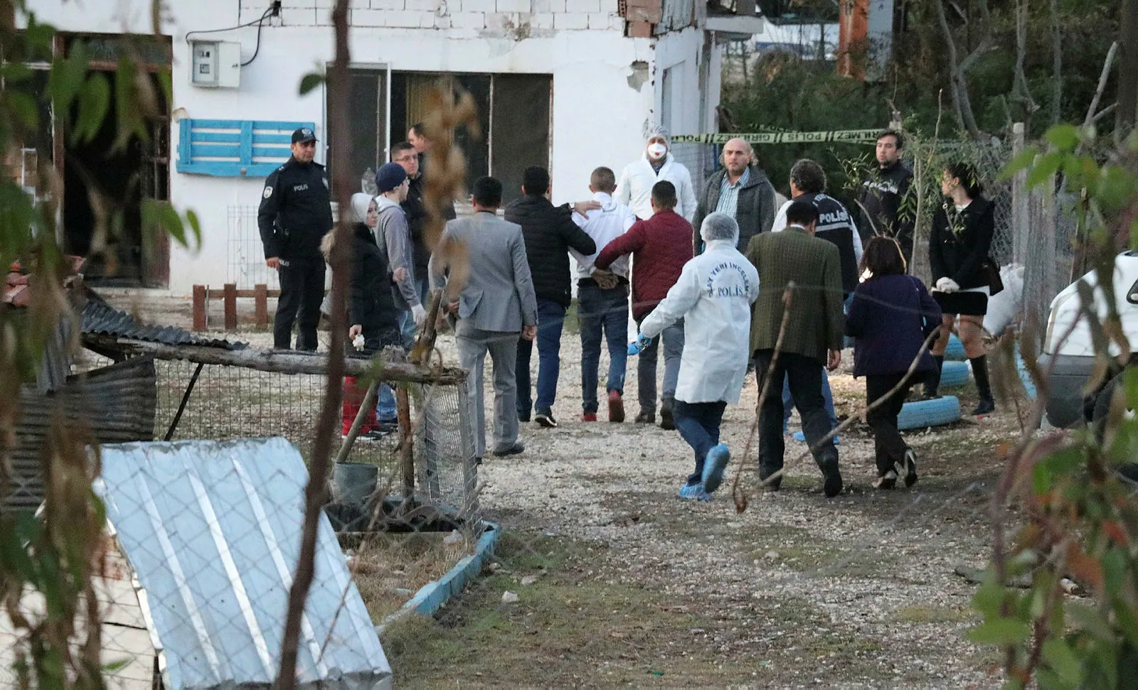 Denizli'de kan donduran olay! Acil tıp teknisyeni, öldürdüğü kişiyi köpek çiftliğine gömerken yakalandı