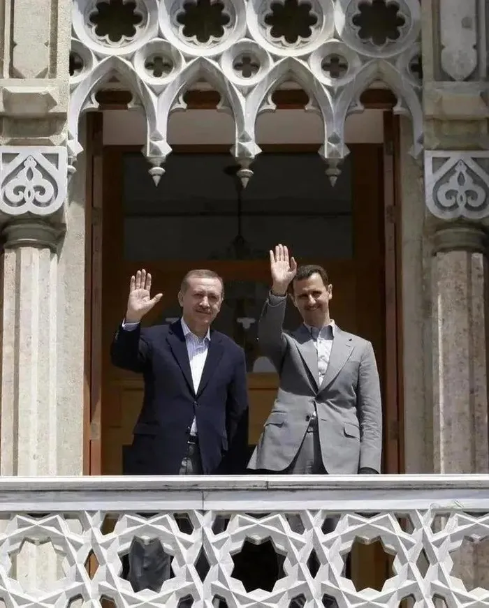 son-dakika-turkiye-ve-suriye-arasinda-heyet-toplantisi-bakan-gulerden-flas-aciklama-1723451950424.jpeg Başkan Recep Tayyip Erdoğan ve Suriye Devlet Başkanı Beşşar Esad (Şam - 2010)