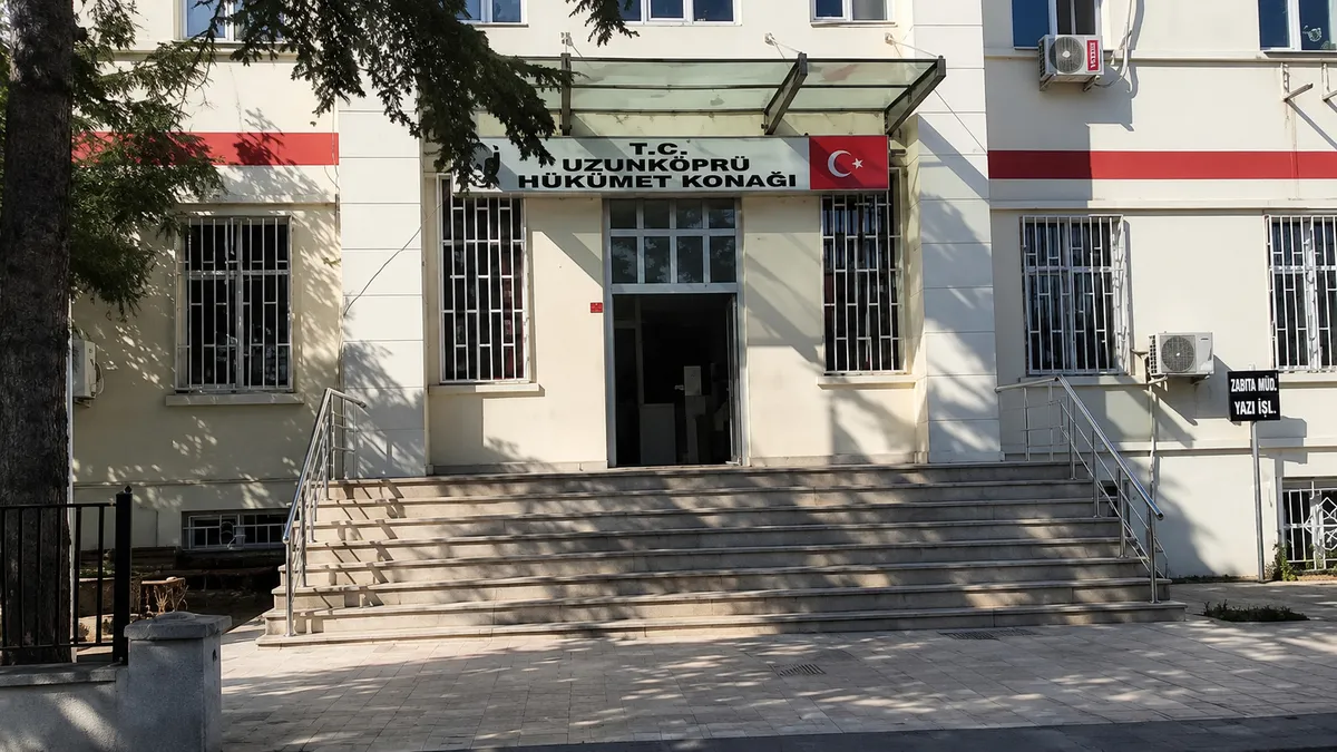 Edirne'de FETÖ şüphelilerine operasyon! Yurt dışına kaçamadan yakalandılar