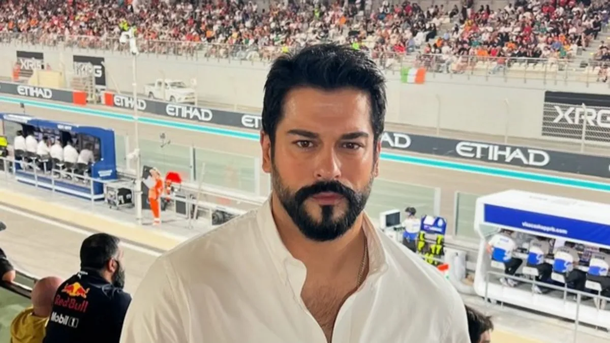 Burak Özçivit Bodrum’da hayran akınına uğradı!