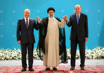 Başkan Erdoğan'ın Tahran'da Putin ve İbrahim Reisi ile yaptığı zirve dünya basınında gündem oldu! Putin Erdoğan'a teşekkür etti