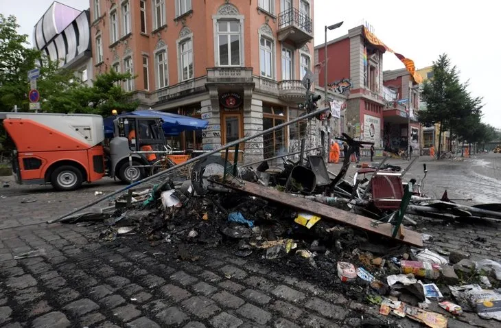 Hamburg’da caddeler savaş alanı Protestocular dükkanları yağmaladı