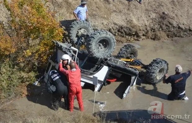 Yarışta göle uçan cip pilotu boğulmaktan son anda kurtarıldı 11
