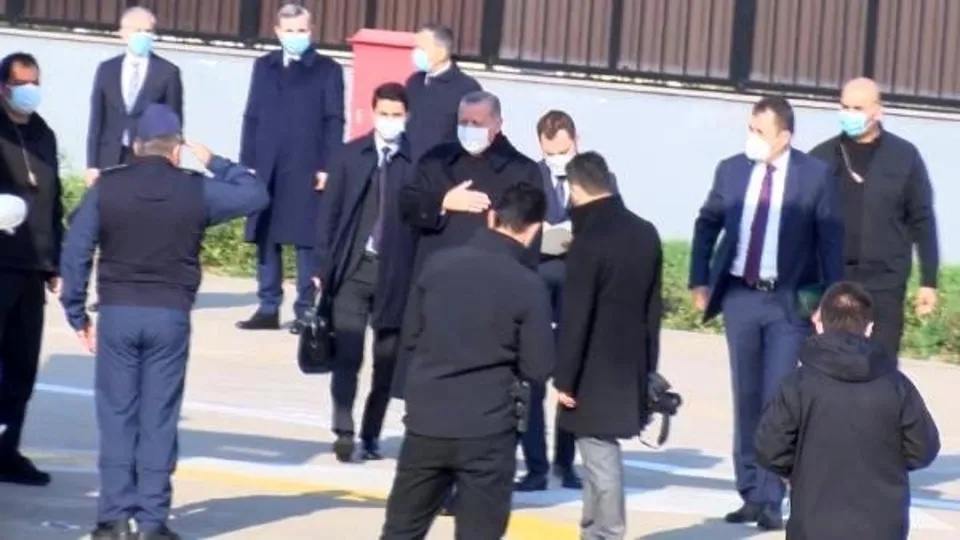 Başkan Erdoğan helikopter ile Kanuni sondaj gemisinin üstünden geçti