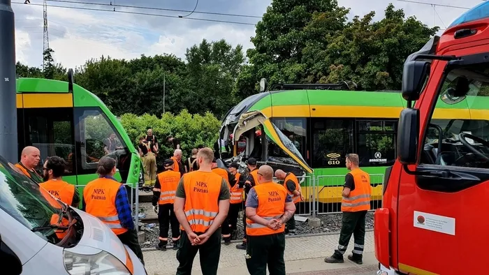 Polonya'da tramvay kazası! 5'i ağır 31 kişi yaralandı - 2