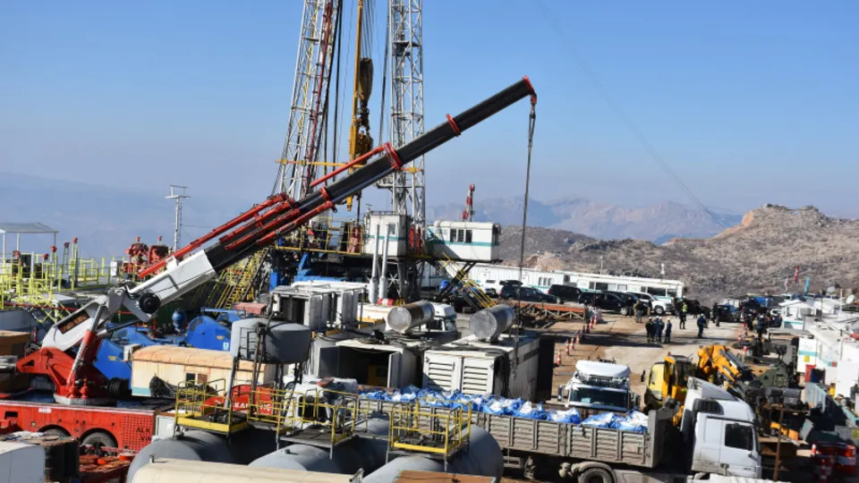Bir bölgede daha petrol heyecanı! Sondaj çalışması başladı | Artık güzel haberlerle anılıyor