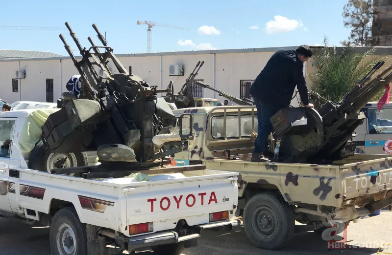 Libya karıştı! Vutye Hava Üssü vuruldu 7