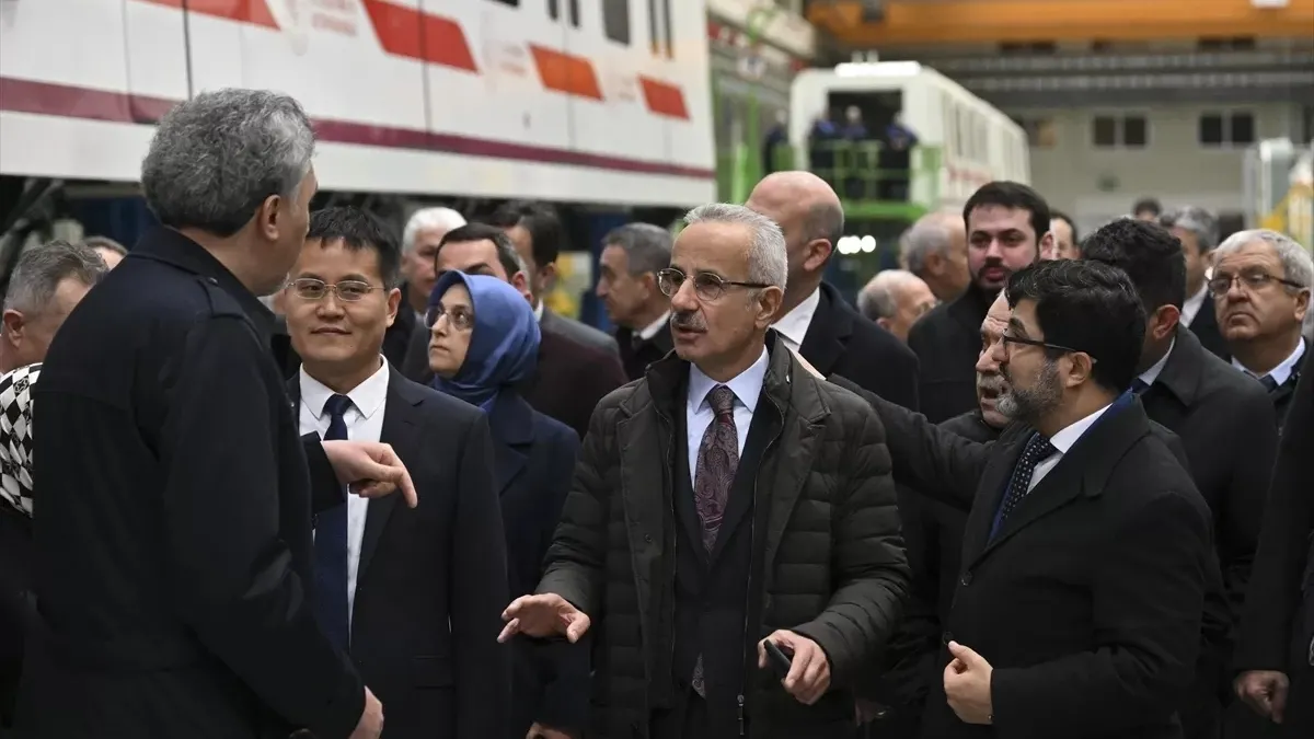 Bakan Uraloğlu duyurdu! Gayrettepe-İstanbul Havalimanı metrosunda yolcu rekoru