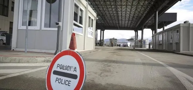 Kosova yol kapatma eylemleri nedeniyle Sırbistan’a açılan 2 sınır kapısını kapattı