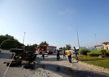 Düzce'de işçileri taşıyan traktör devrildi: 14 kişi...