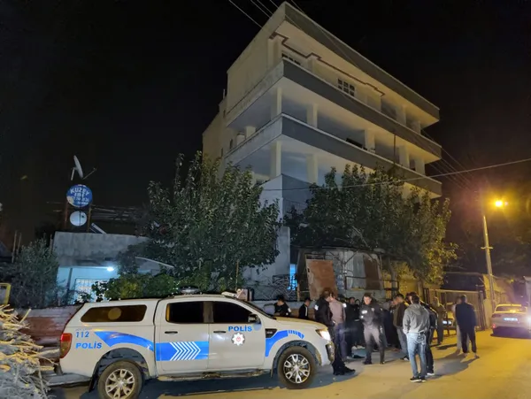 balkondan-dusen-hirsiz-ev-sahibini-sucladi-1637118337944.jpg Balkondan düşen hırsız ev sahibini suçladı! - 3
