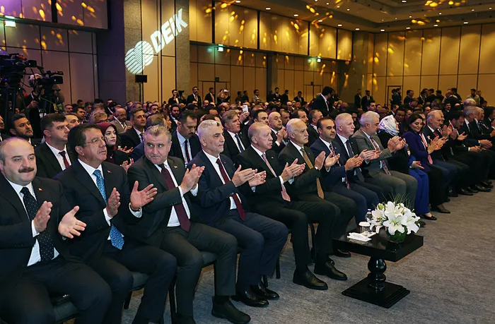 ticaret-bakani-bolat-ihracat-ve-doviz-geliri-hedefini-acikladi-toplamda-377-milyar-dolar-yeni-rekorlar-kiracag-1716648433250.jpg Ticaret Bakanı Bolat ihracat ve döviz geliri hedefini açıkladı: Toplamda 377 milyar dolar! | "Yeni rekorlar kıracağız" - 2