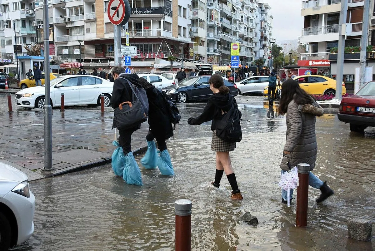 Meteoroloji'den son dakika hava durumu açıklaması! Kuvvetli yağış ve rüzgar uyarısı | 8 Temmuz 2020 hava durumu