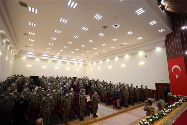 son-dakika-bakan-akar-vazifemizi-yapmak-icin-arkadaslarimiz-hazir-1609397132237.jpg Son dakika: Bakan Akar: Vazifemizi yapmak için arkadaşlarımız hazır - 4