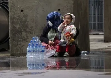 Uslanmıyorlar: Aynı çocuk farklı dilenci!