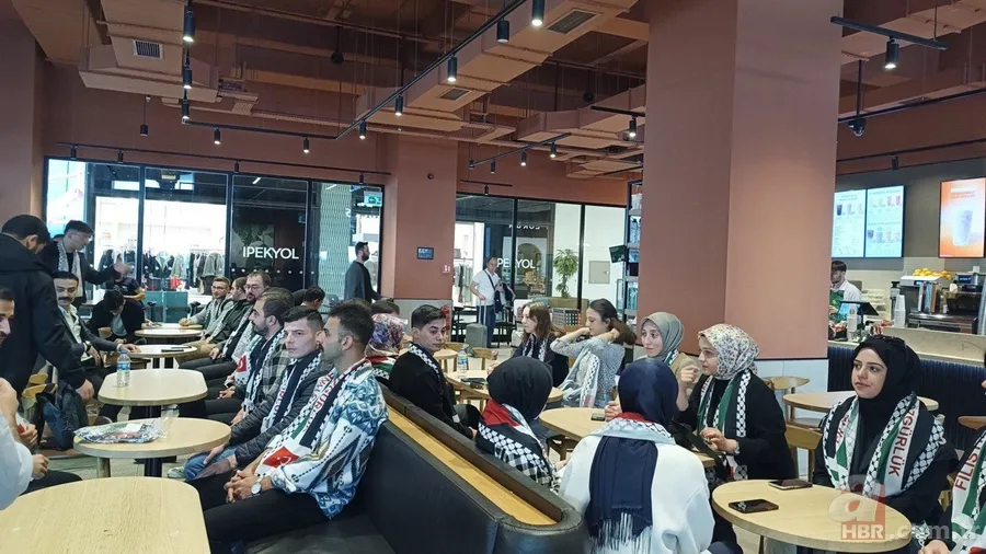 AK Parti Gençlik Kolları’ndan Starbucks’ta büyük Gazze eylemi: Say Stop! 8