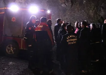 Düşen uçağın enkazına ulaşılamadı