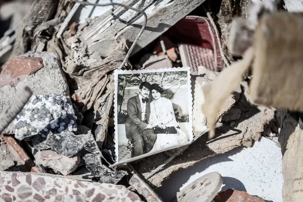 Son dakika: İzmir'deki deprem soruşturmasında 7 tutuklama - 10