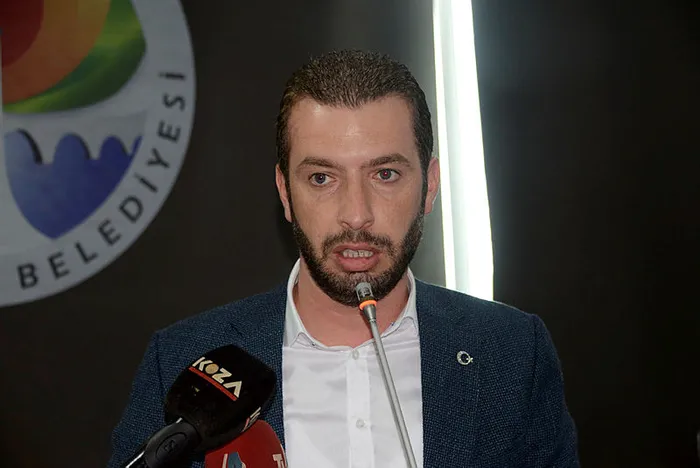 CHP rüşvetten tutuklanan eski başkan Kadir Aydar’a sahip çıktı