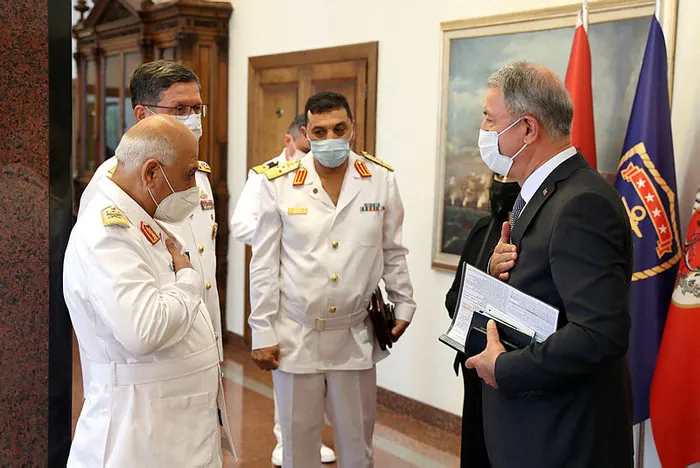 Ankara’da kritik görüşme! Bakan Akar, Libya Deniz Kuvvetleri Komutanı Abuhulia’yı kabul etti