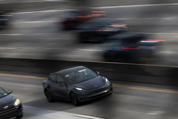 16-milyon-tesla-sorunlu-cikti-iste-o-modeller-1704456136778.jpg 1,6 milyon Tesla sorunlu çıktı! İşte o modeller... - 2
