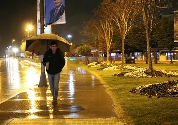 İstanbul’da sağanak yağış etkili oluyor