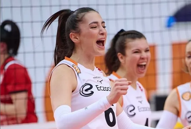 saliha-sahin-kimdir-kac-yasinda-ve-nereli-turkiye-abd-voleybol-macindaki-performansiyla-gundeme-oturdu-1656838915079.jpg Saliha Şahin kimdir, kaç yaşında, hangi takımda oynuyor? Türkiye-ABD voleybol maçındaki performansıyla gündeme oturdu - 2