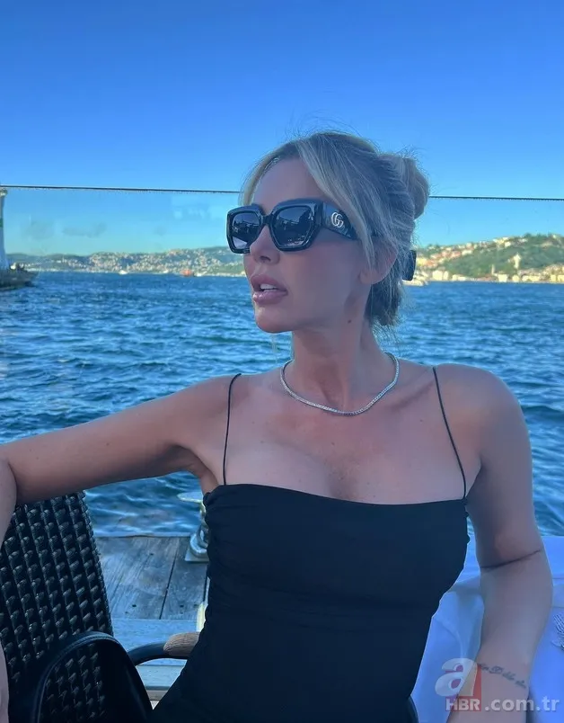 30 yaş gençleşti! Petek Dinçöz'ün annesini gören dönüp bir daha baktı 3