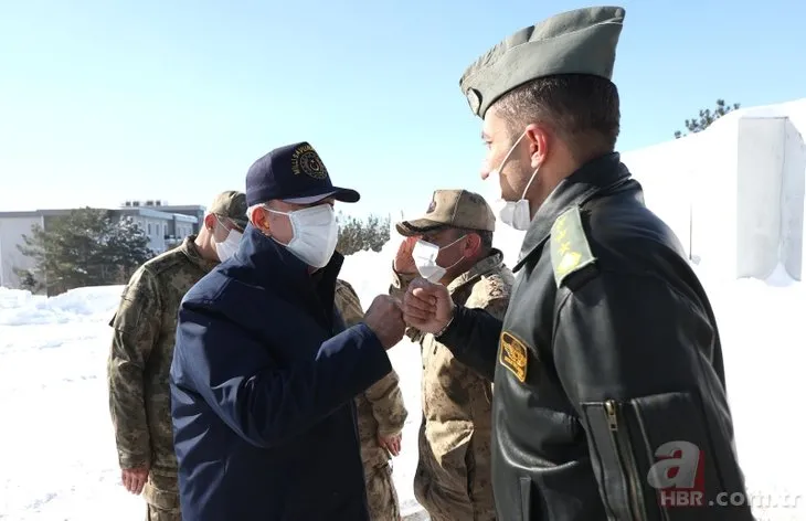 Milli Savunma Bakanı Hulusi Akar Irak sınırında! Sıfır noktasında kritik toplantı