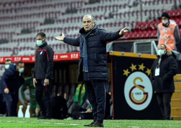 Galatasaray'da 10 numara arayışı! Fatih Terim yeni transferi belirledi