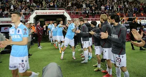 Trabzonspor alkışlarla sahaya çıktı