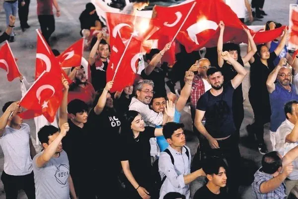 Aslıhan Karalar ‘15/07 Şafak Vakti’ filmini anlattı: Gözyaşlarıma engel olamadım