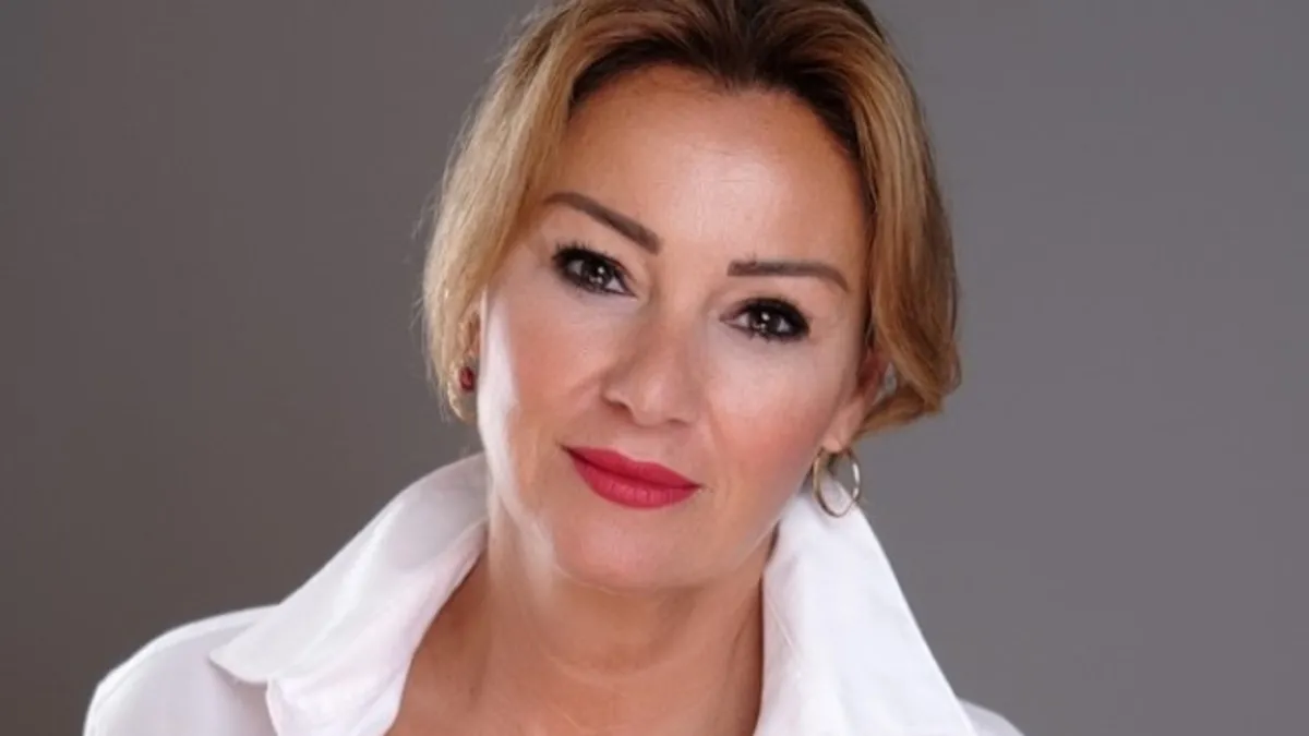 Pınar Altuğ'u isyan ettiren mesajlar: Para istedi, beddua etti