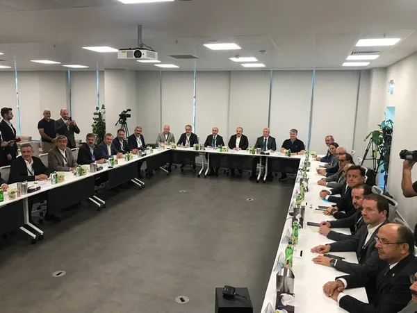 CHP’li vekiller Togg’a hayran kaldı: Gururla izliyoruz inşallah daha büyür