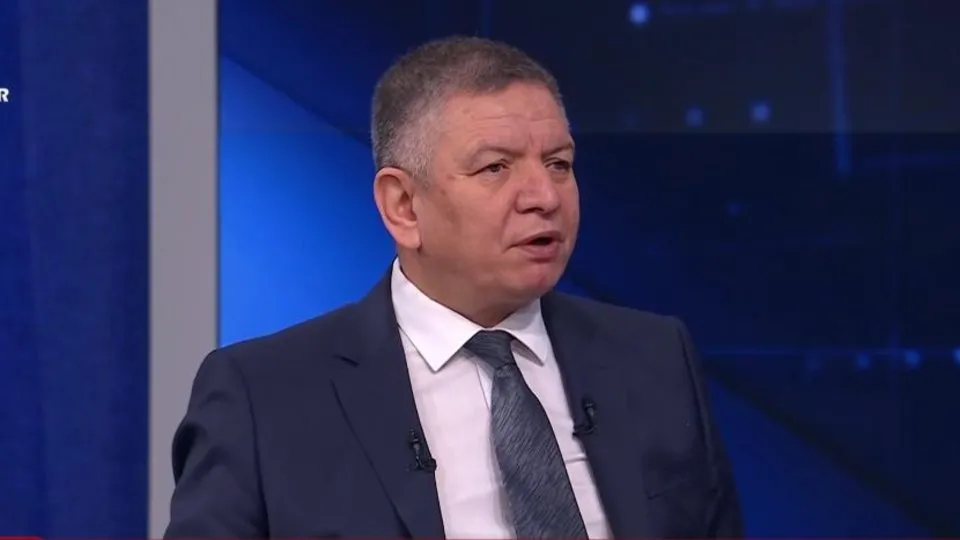 A Haber canlı yayınında çarpıcı ABD - Türkiye kıyaslaması! Coşkun Başbuğ: ABD’nin tek artısı var...
