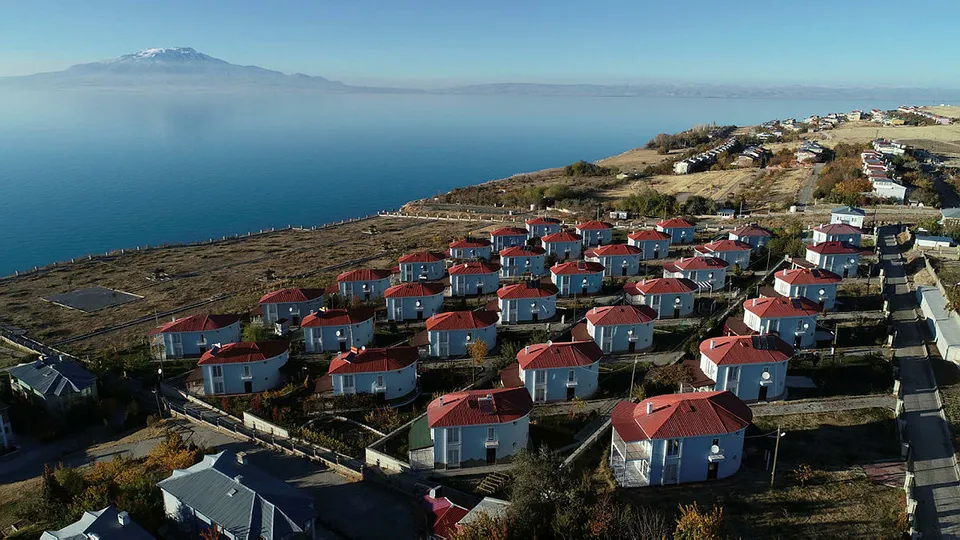 Son dakika | Doğu'nun Bodrum'una büyük rağbet! Boş yer yok! Komşular soluğu burada aldı