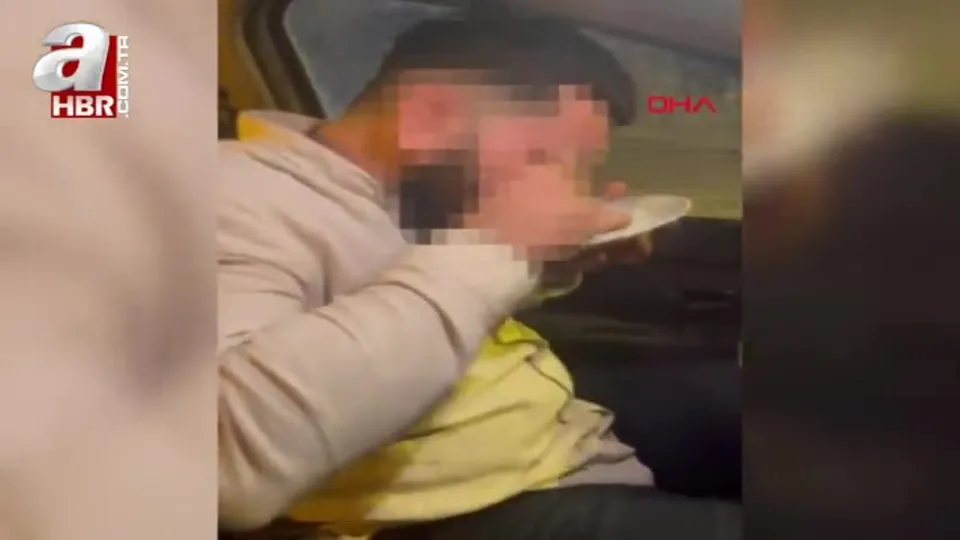 Taksici direksiyonda uyuşturucu çekti!