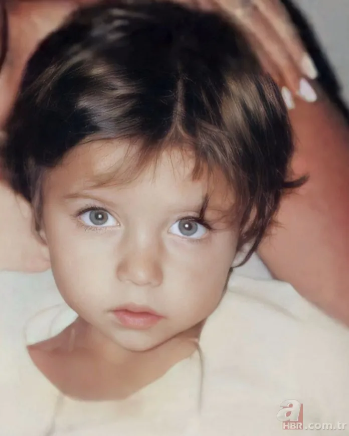 Afra Saraçoğlu'nun "bir insan hiç mi değişmez?" dedirten halleri 8