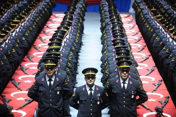 TSK 2 BİN 248 Astsubay alımı devam ediyor! KPSS 60 puanı olan Kara, Deniz ve Hava Kuvvetleri’nde Astsubay olabilecek