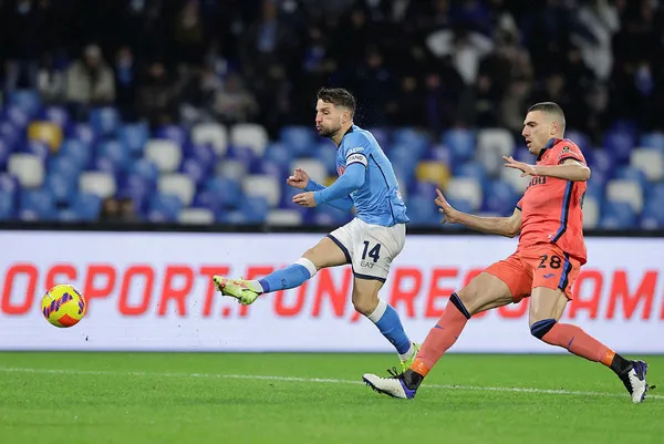 merih-demiral-napoliyi-liderlikten-etti-atalanta-deplasmanda-kazandi-1638657982001.jpg Merih Demiral Napoli'yi liderlikten etti! Atalanta deplasmanda kazandı - 2