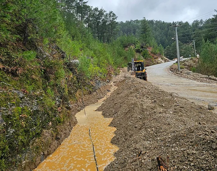 ege-ve-akdenizde-sel-alarmi-meteorolojiden-kritik-uyari-geldi-1770888428806.jpg foto: ahaber.com.tr