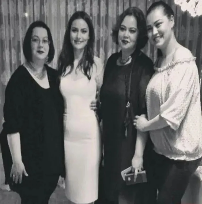 Burak Özçivit’in eşi Fahriye Evcen’in kız kardeşi Demet’e bakın! Şaşırtan benzerlik! Hangisi Fahriye?