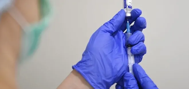 Yeni koronavirüs aşısı geldi! Mutasyonlu virüse karşı koruyor mu? Kimler yaptırmalı?