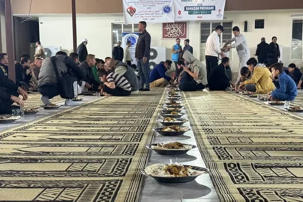 turkiye-diyanet-vakfi-irakta-ramazan-yardimi-dagitimina-devam-ediyor-1711060616001.jpg