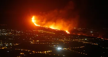 La Palma’da ateş ve suyun tehlikeli dansı! Halk psikolojik yıkım yaşıyor